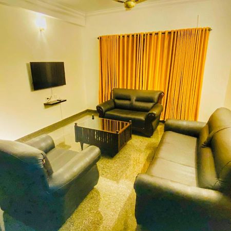 Beersheba Three Bed Room A/C Apartments Thiruvananthapuram Екстер'єр фото
