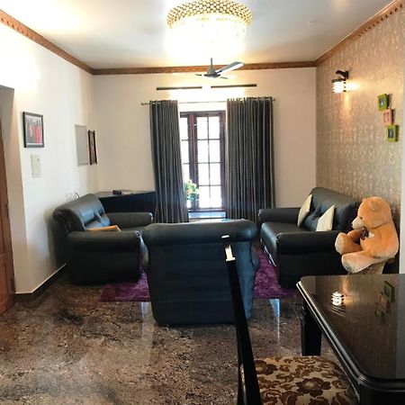 Beersheba Three Bed Room A/C Apartments Thiruvananthapuram Екстер'єр фото