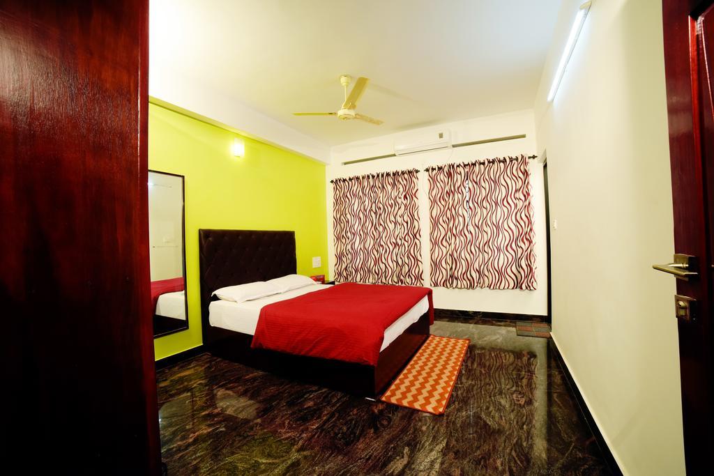 Beersheba Three Bed Room A/C Apartments Thiruvananthapuram Екстер'єр фото