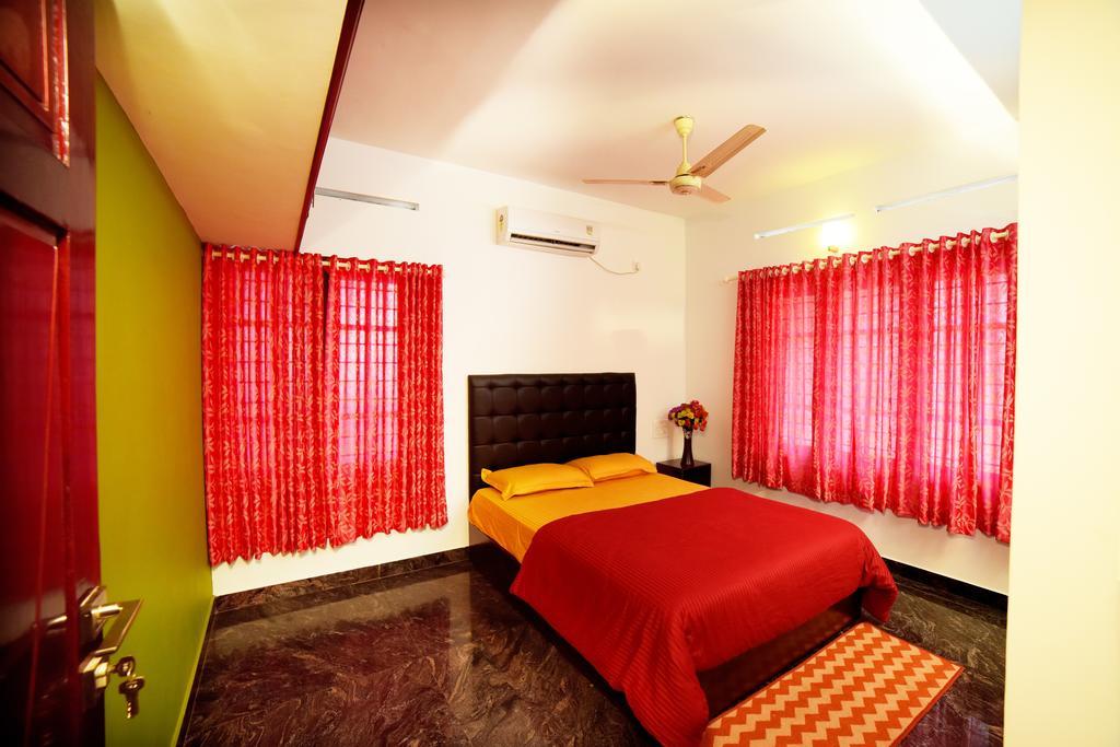 Beersheba Three Bed Room A/C Apartments Thiruvananthapuram Екстер'єр фото