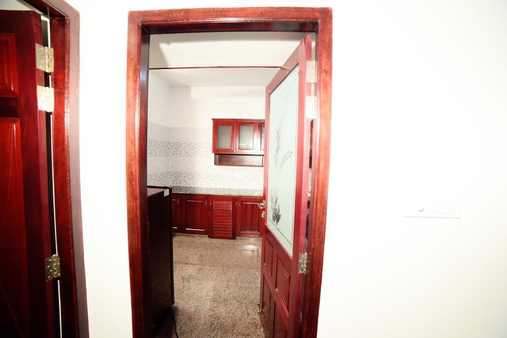 Beersheba Three Bed Room A/C Apartments Thiruvananthapuram Екстер'єр фото