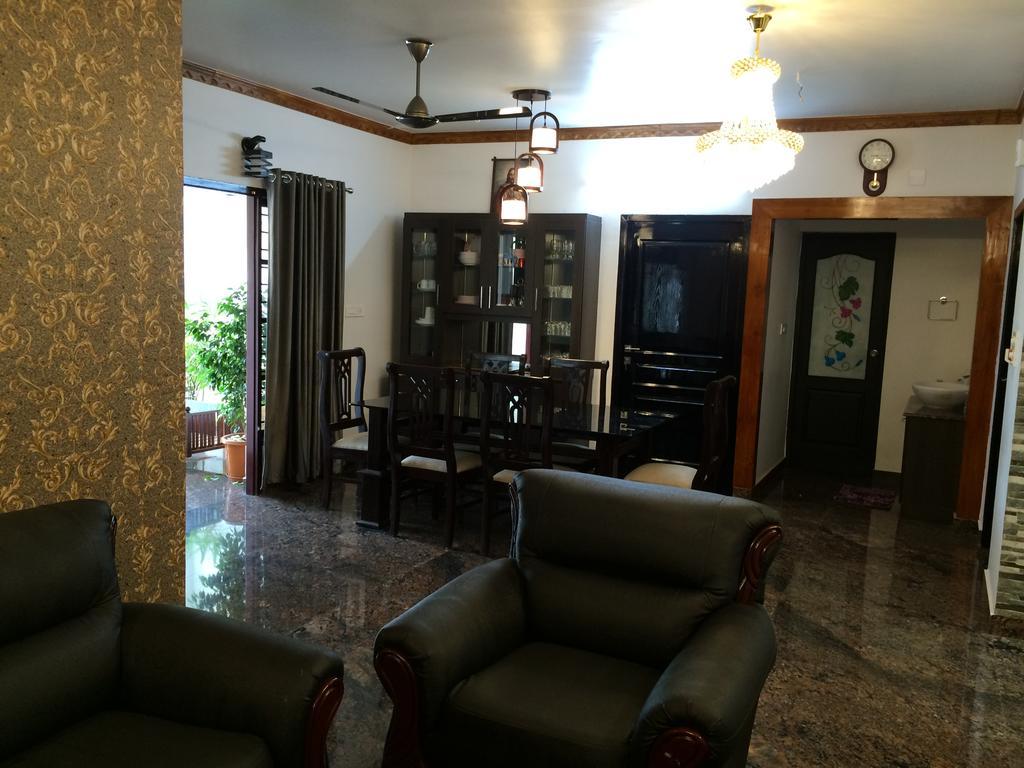 Beersheba Three Bed Room A/C Apartments Thiruvananthapuram Екстер'єр фото