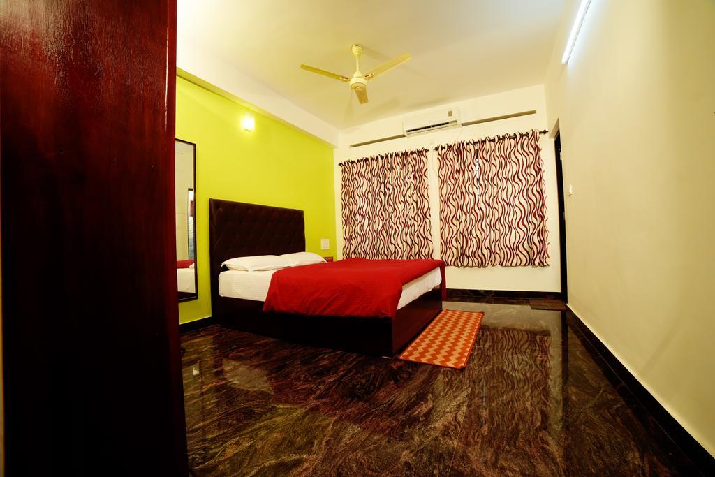 Beersheba Three Bed Room A/C Apartments Thiruvananthapuram Екстер'єр фото