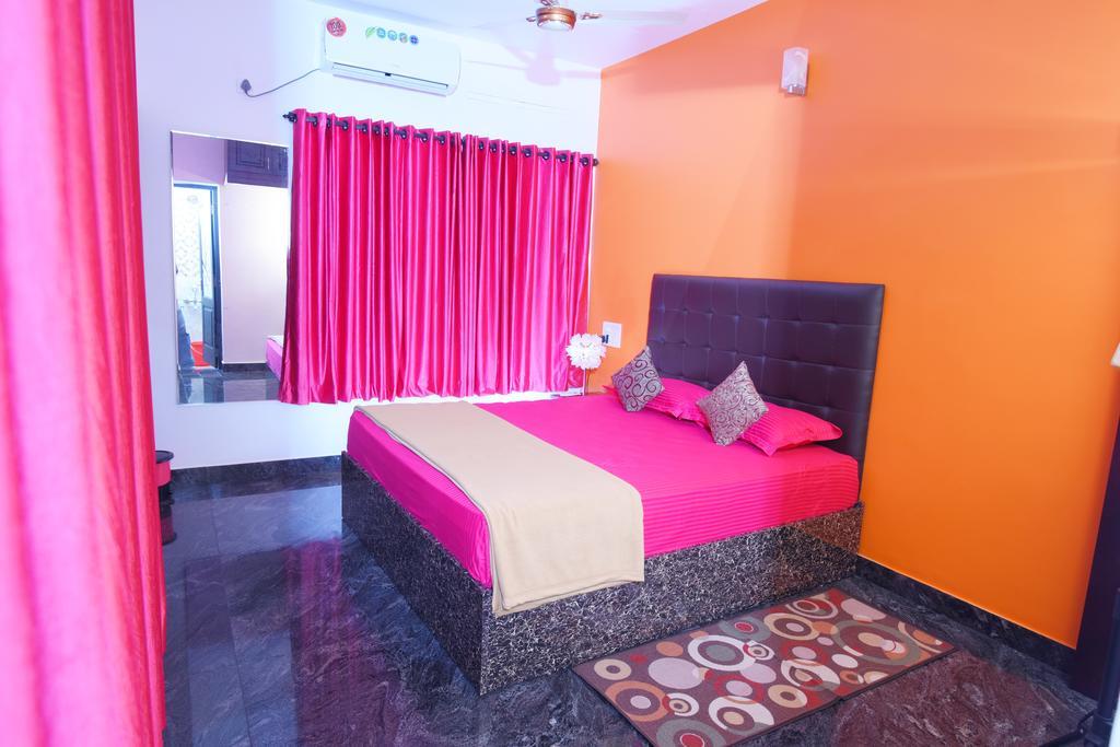Beersheba Three Bed Room A/C Apartments Thiruvananthapuram Екстер'єр фото