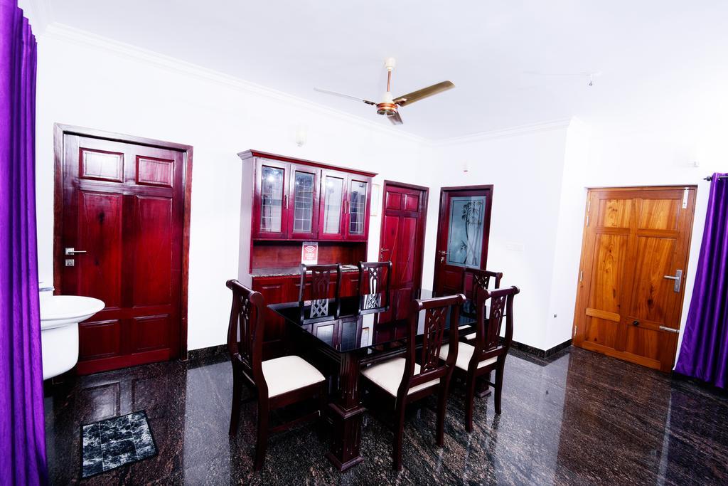 Beersheba Three Bed Room A/C Apartments Thiruvananthapuram Екстер'єр фото