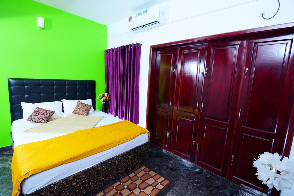 Beersheba Three Bed Room A/C Apartments Thiruvananthapuram Екстер'єр фото