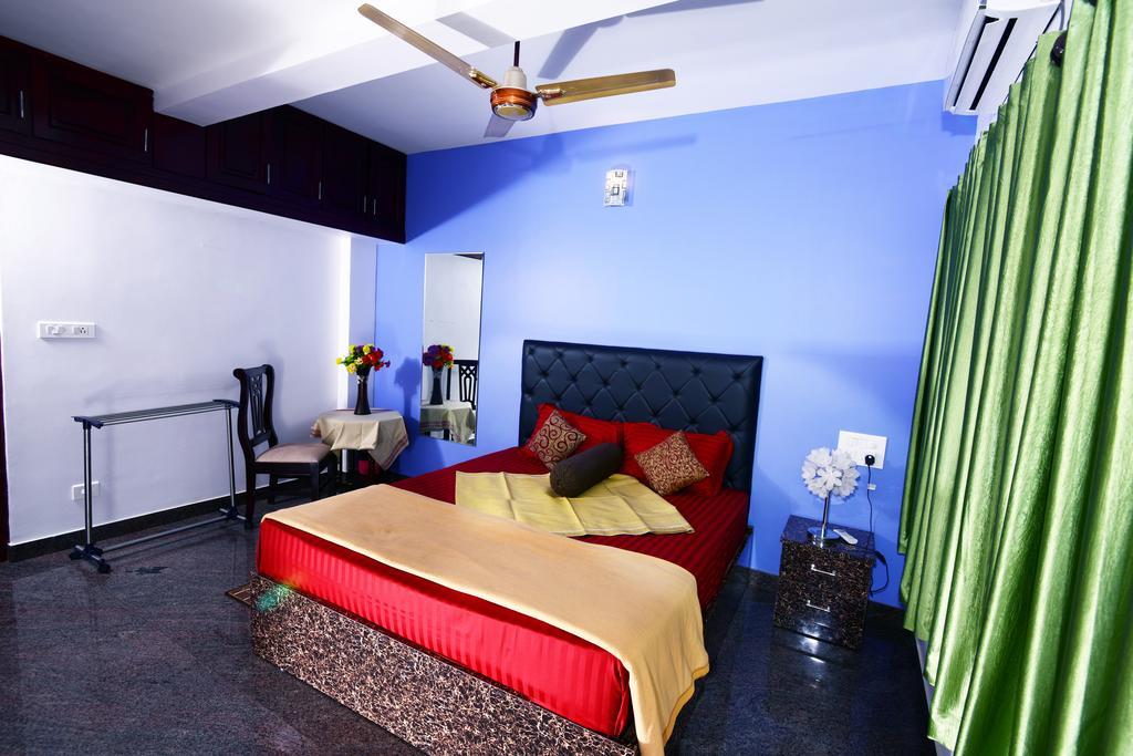 Beersheba Three Bed Room A/C Apartments Thiruvananthapuram Екстер'єр фото