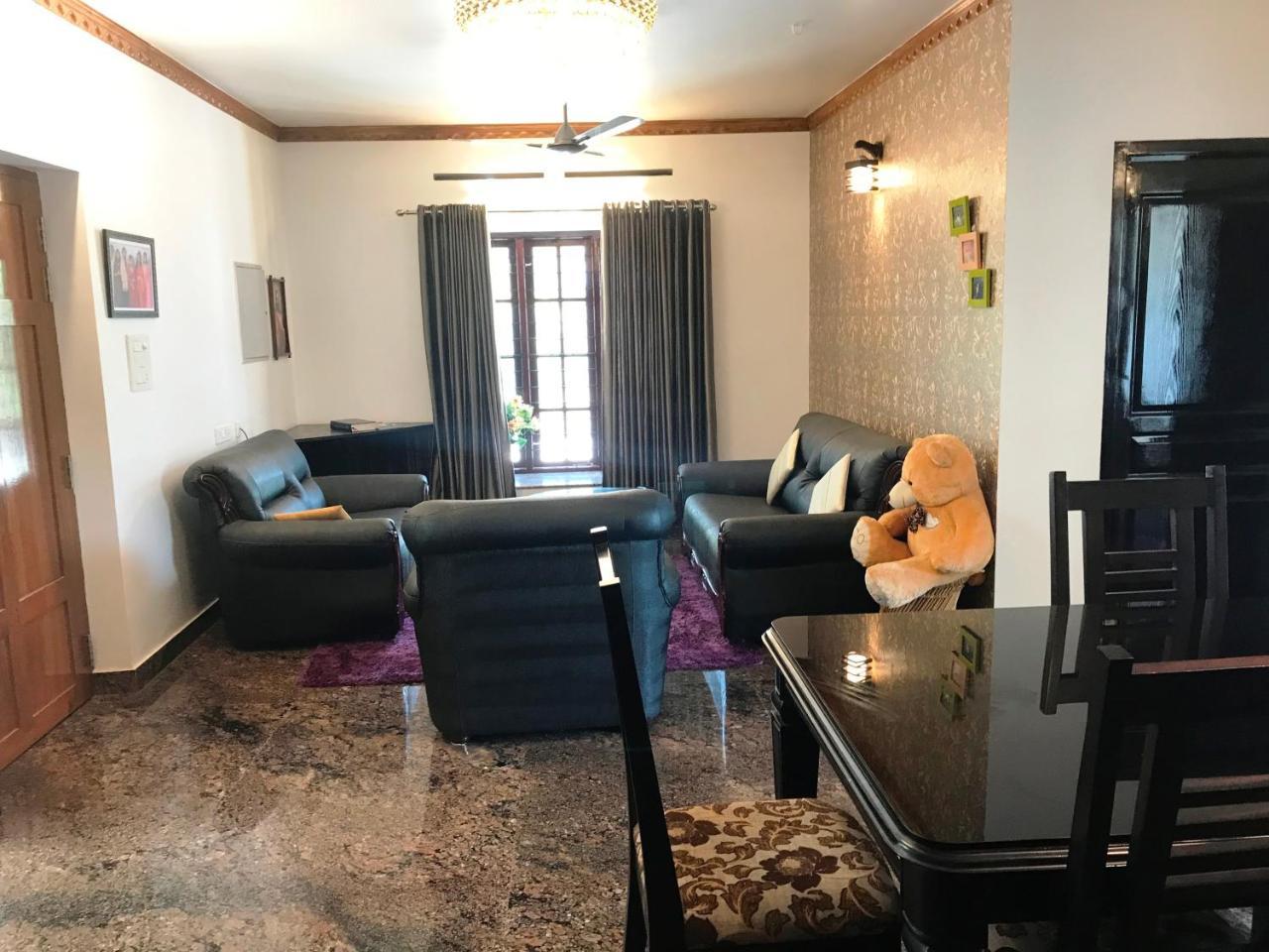 Beersheba Three Bed Room A/C Apartments Thiruvananthapuram Екстер'єр фото