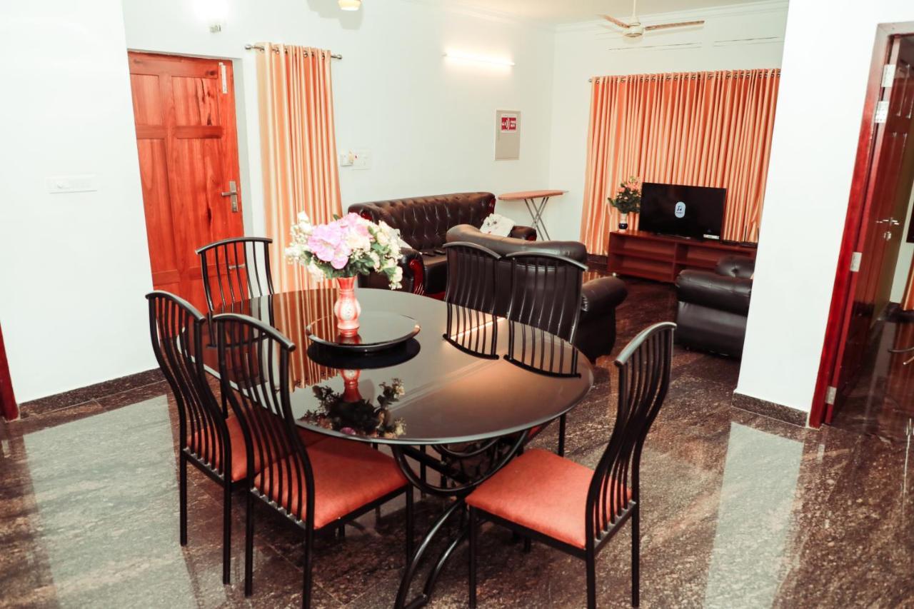 Beersheba Three Bed Room A/C Apartments Thiruvananthapuram Екстер'єр фото