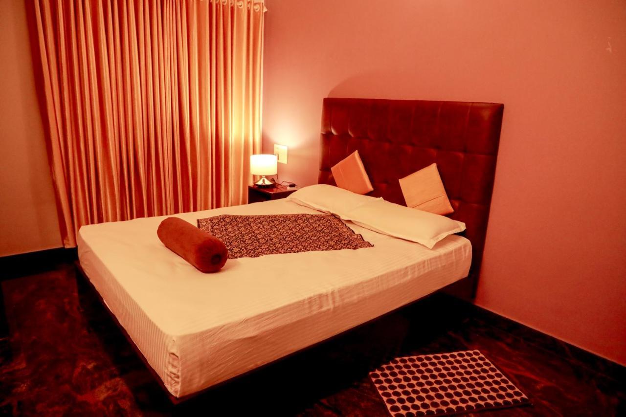 Beersheba Three Bed Room A/C Apartments Thiruvananthapuram Екстер'єр фото
