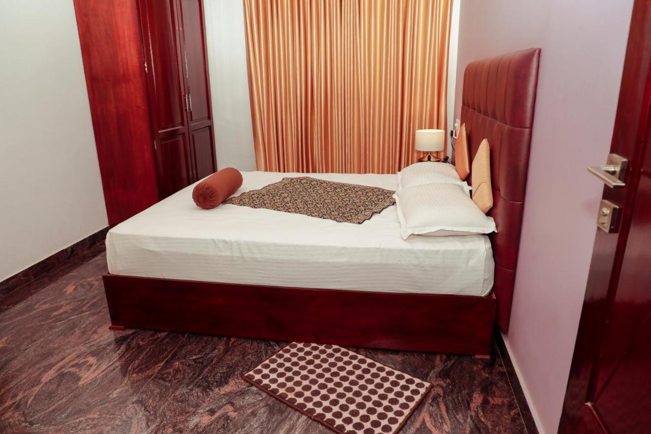 Beersheba Three Bed Room A/C Apartments Thiruvananthapuram Екстер'єр фото