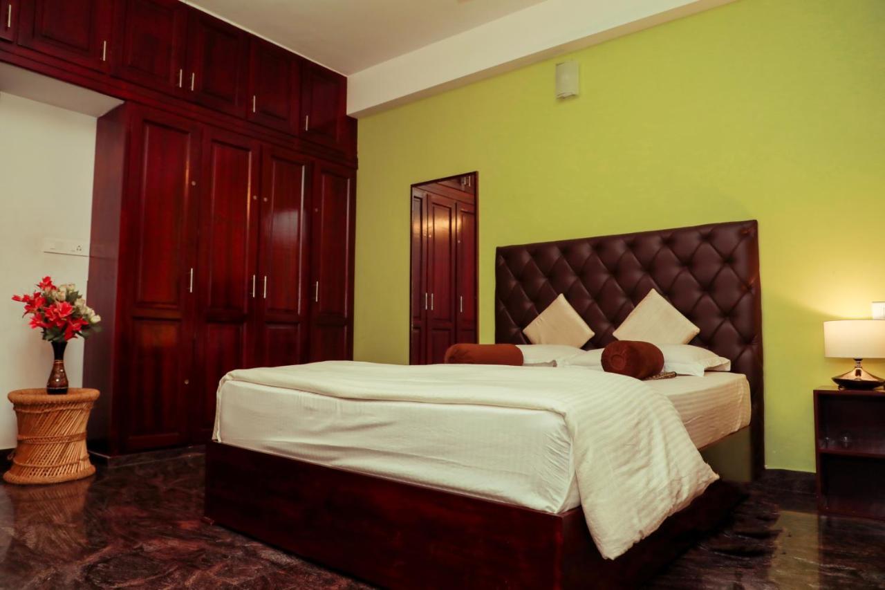 Beersheba Three Bed Room A/C Apartments Thiruvananthapuram Екстер'єр фото