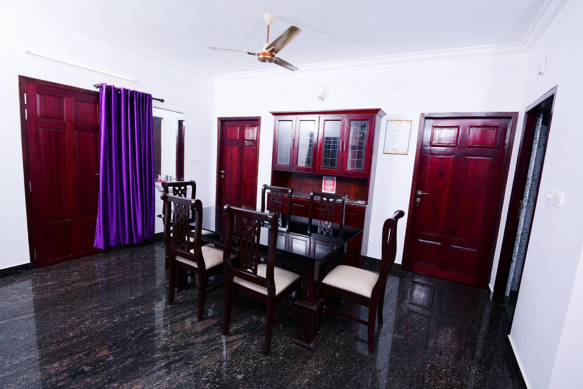 Beersheba Three Bed Room A/C Apartments Thiruvananthapuram Екстер'єр фото